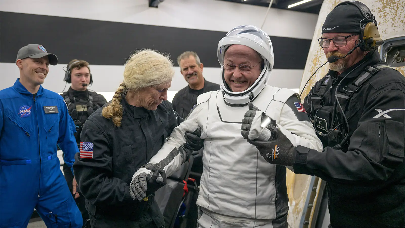 He Suddenly Couldn't Speak in Space. Astronaut Says Medical Scare Remains a Mystery.