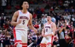 No. 1 Arizona dominates No. 4 Arkansas to advance to Elite Eight for the first time since 2015