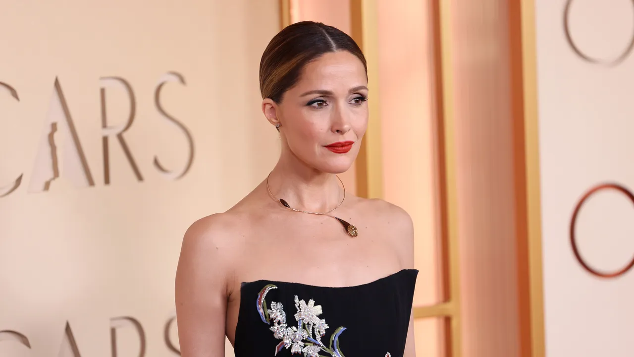 All the Best Looks From the Oscars 2026 Red Carpet — Live Updates