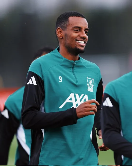 Arne Slot confirms Alexander Isak return date in major Liverpool boost