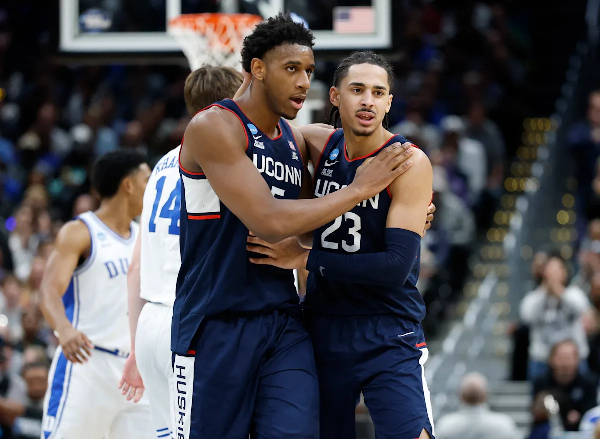 UConn comes back from 19 down to stun Duke with last-second 3, punch last ticket to Final Four with historic rally