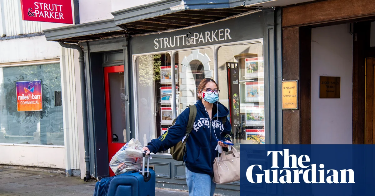 ‘It’s like Covid II’: Canterbury’s student hangouts left empty by meningitis scare | Meningitis