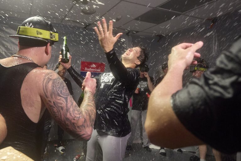 Red Sox to sign former Yankees, Dodgers pitcher