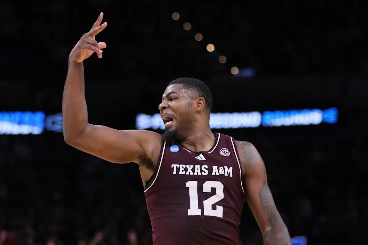 Rashaun Agee scores 22 points, leads No. 10 seed Texas A&M past No. 7 seed Saint Mary's 63-50