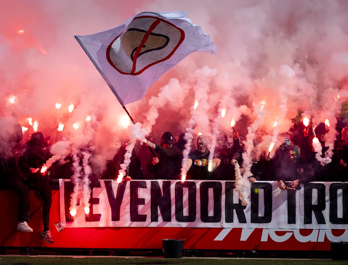 💥 Ajax chaos, English derby, Barça-Ronaldinho reunion: what you missed 👀