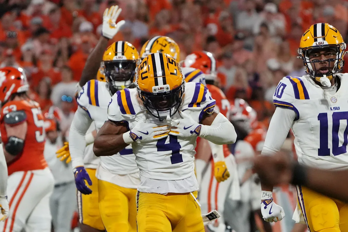 LSU superstar's big day puts him in the mix for Commanders at No. 7