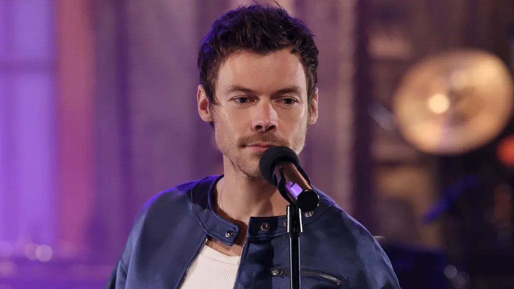 Harry Styles Catches Marcello Hernández In Act In Promo