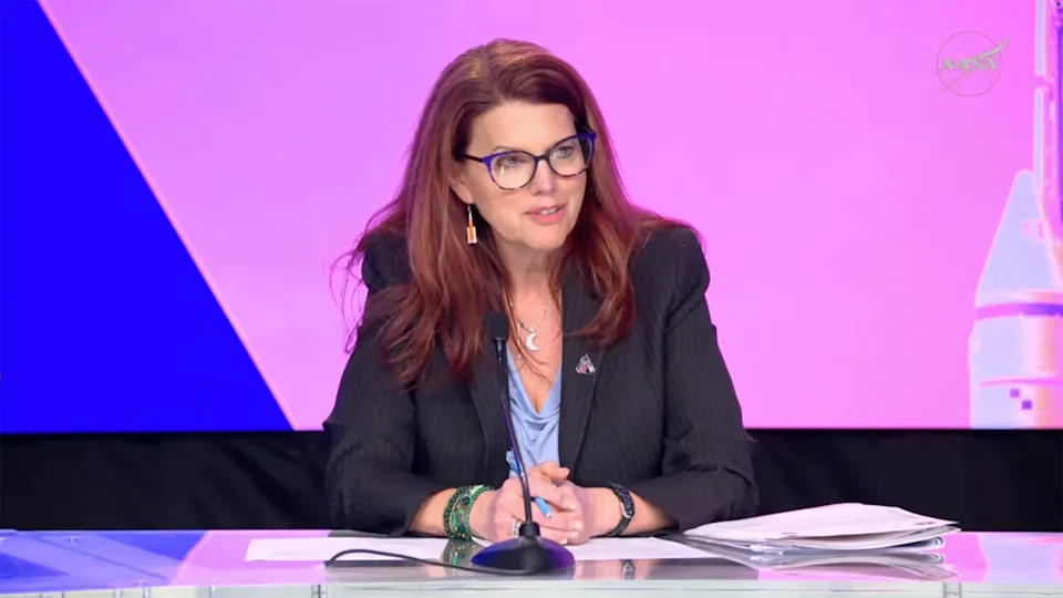 Launch Director Charlie Blackwell-Thompson walks reporters through Artemis II countdown procedures during a news conference at the Kennedy Space Center Monday afternoon. / Credit: NASA