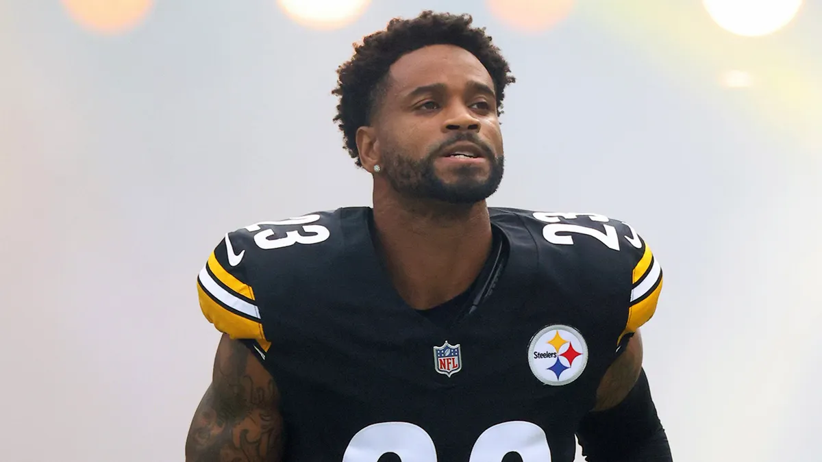 Darius Slay enters the field