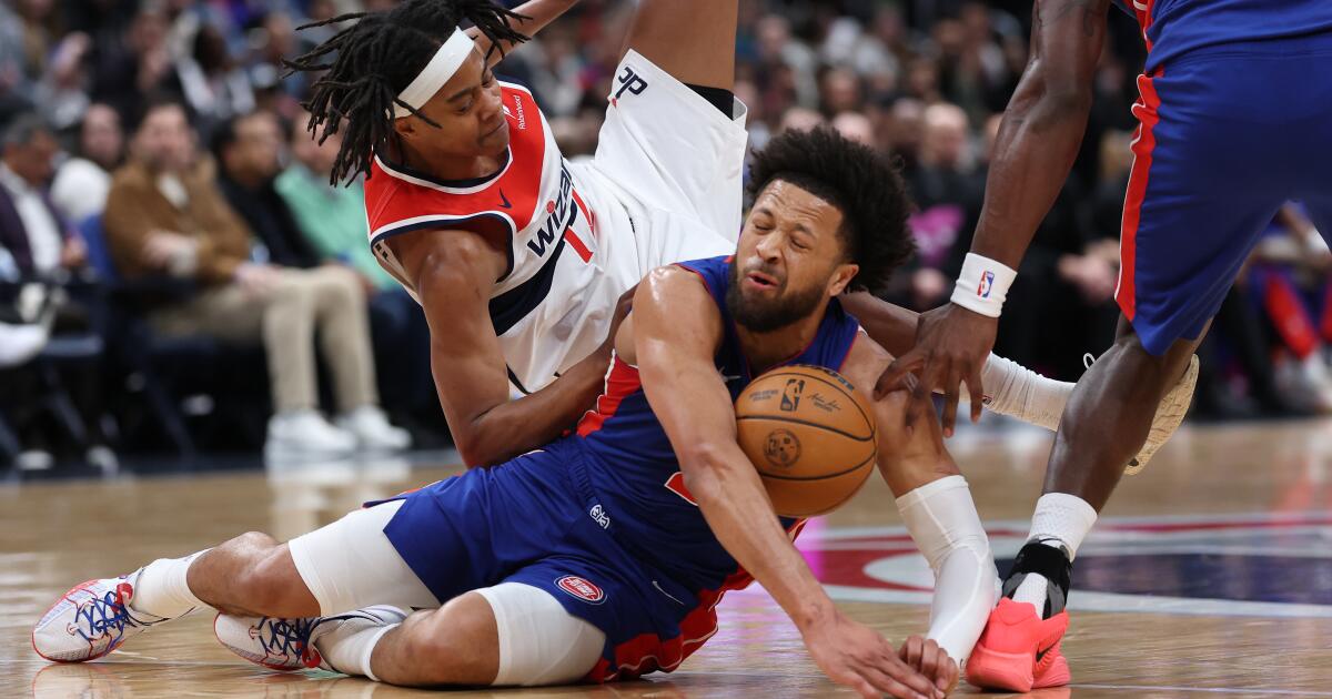 Pistons' Cade Cunningham out at least two weeks with collapsed lung