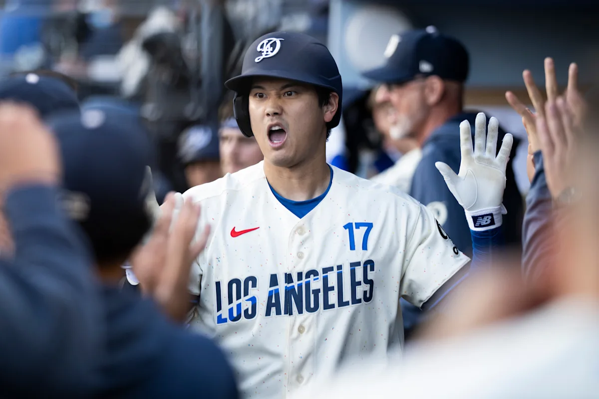 Shohei Ohtani's leadoff homer, Teoscar's 3-run shot propel streaking Dodgers to 6-3 win over Rangers