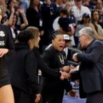 UConn's Geno Auriemma apologizes to South Carolina for outburst