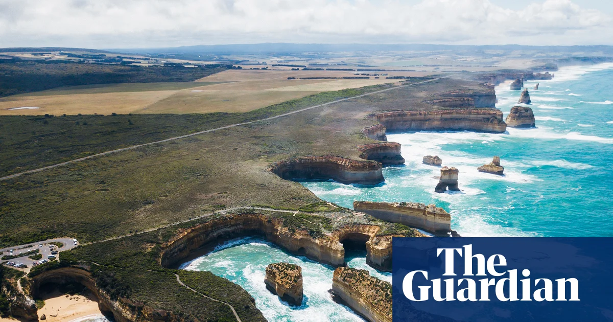 ‘A history of the Earth’: Twelve Apostles revealed to be as old as 14m years | Environment