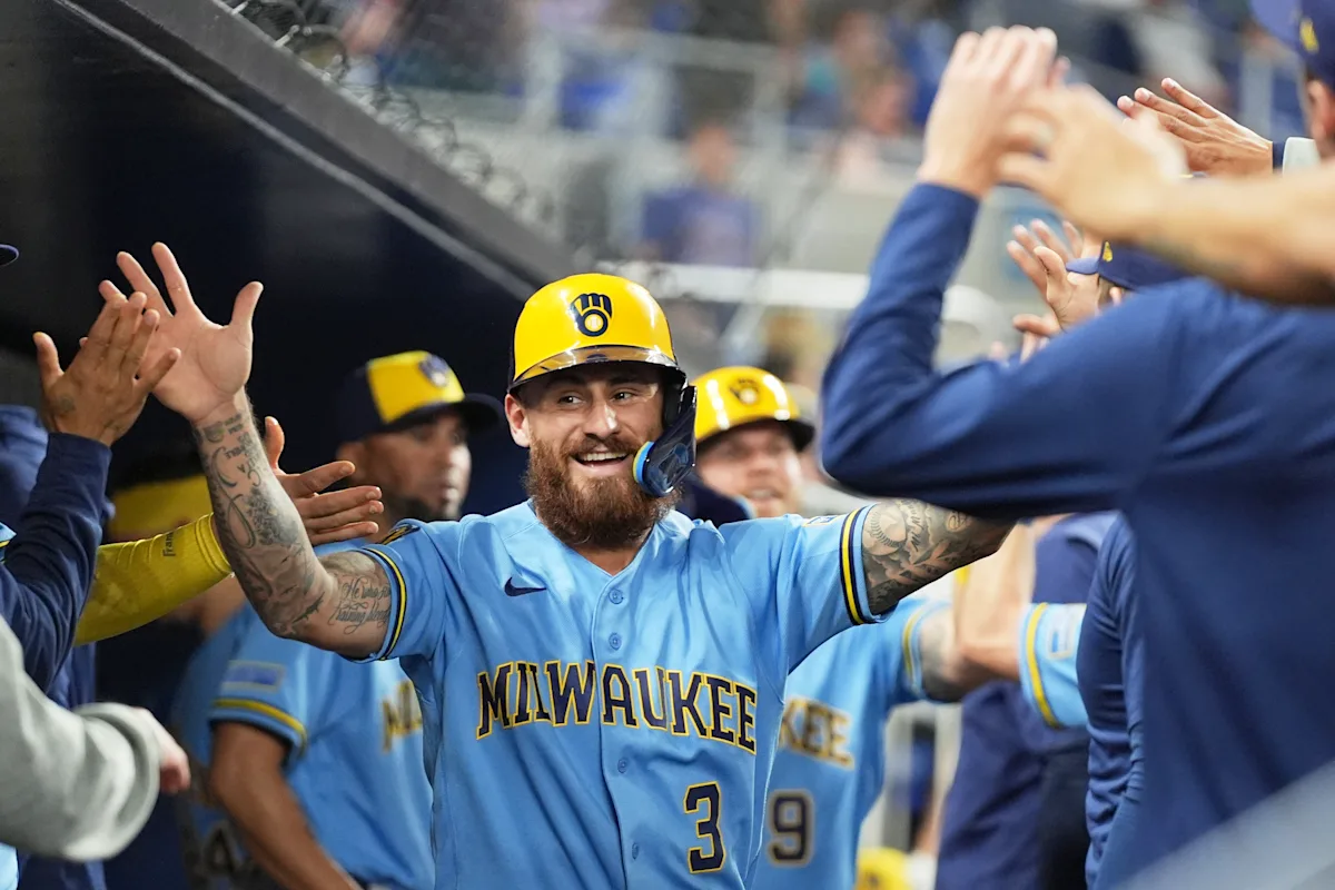 Milwaukee's Mitchell doubles in the 10th in 7-5 win over Miami