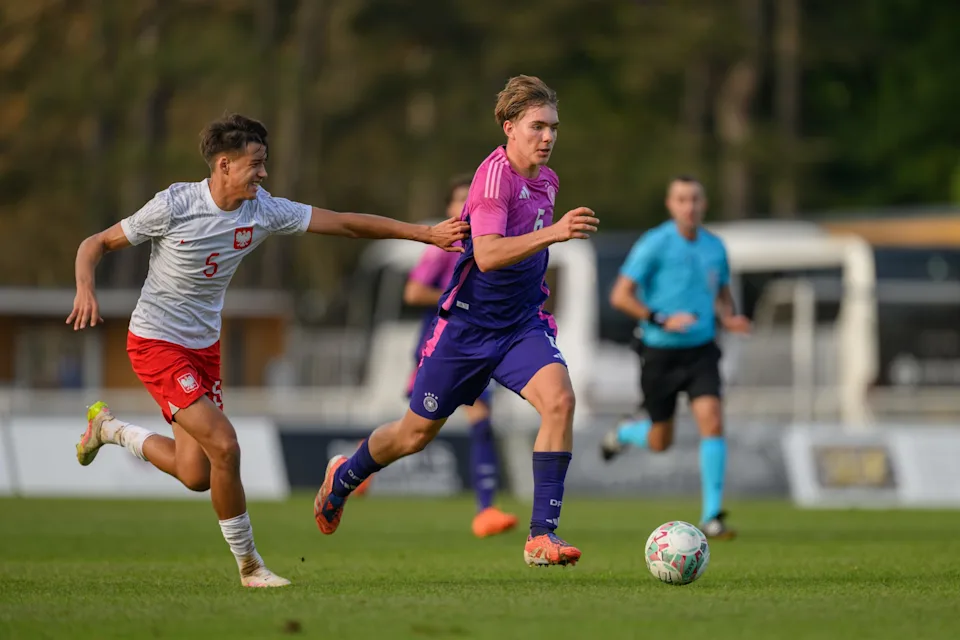 Barcelona face major setback in race for teenage midfield sensation