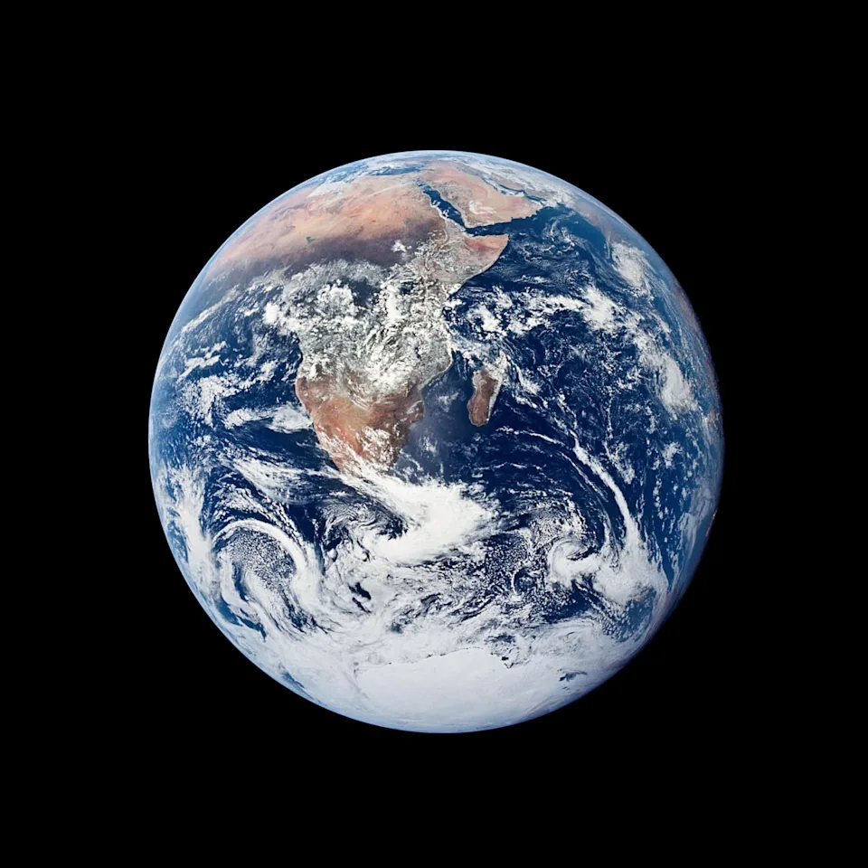 A view of Earth in space (JSC / NASA)