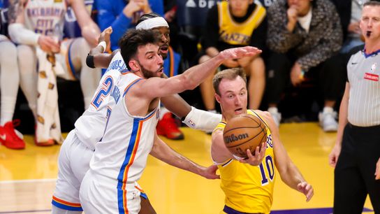 Star-less Lakers throttled by Thunder in third straight loss