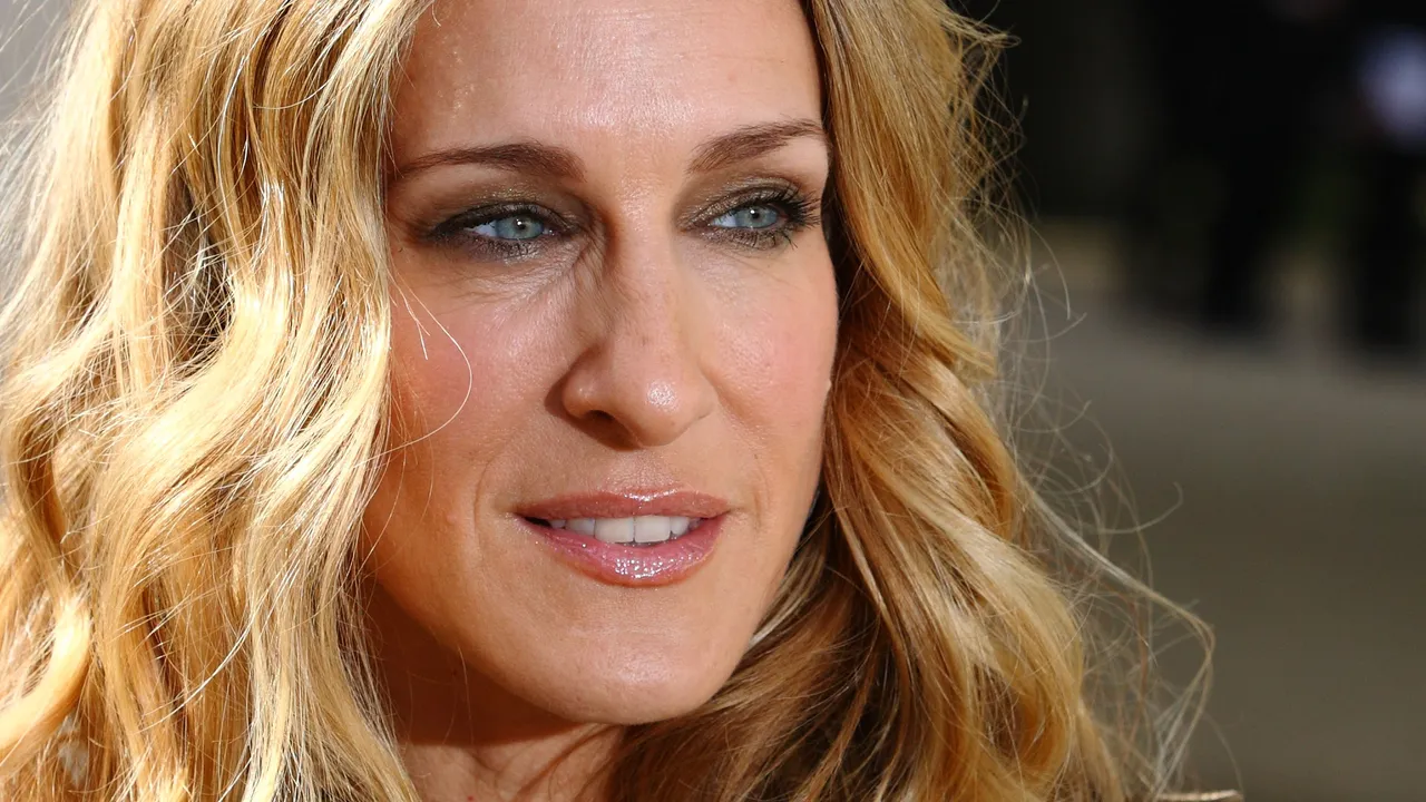 How to Apply Eye Shadow for Mature Skin, According to Makeup Experts