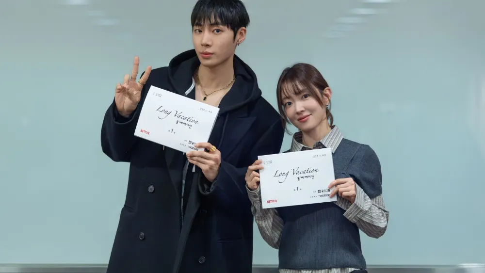 'Crash Landing on You' Director Takes a 'Long Vacation' With Netflix