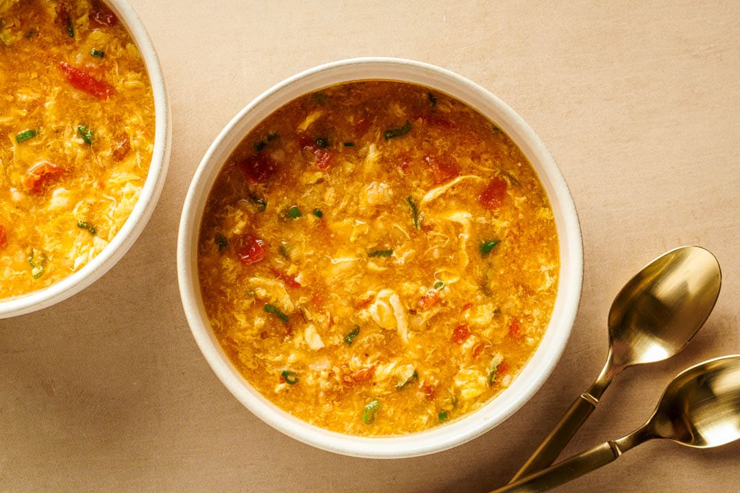 This egg and tomato soup surprises thanks to a simple Chinese technique
