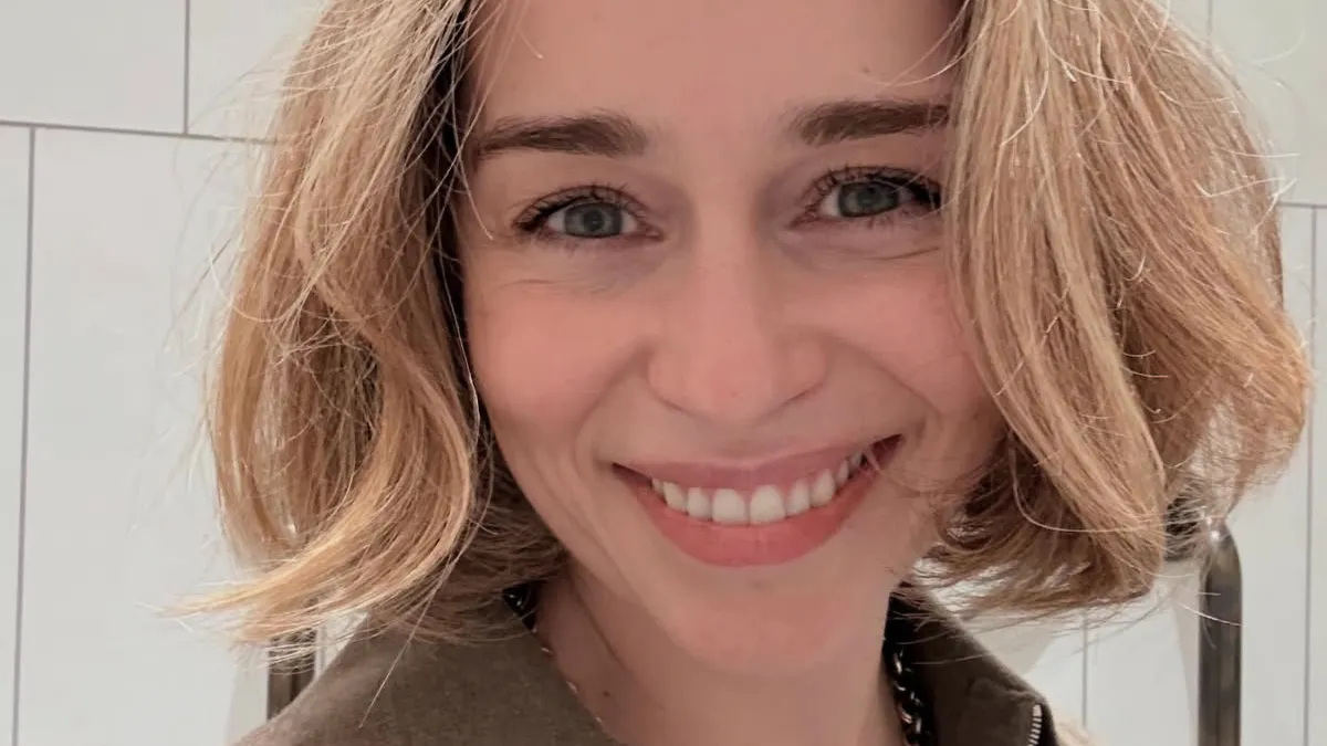 Emilia Clarke's Low-Contrast Bob Is the Perfect Summer Cut for Fine Hair
