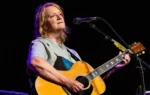 Indigo Girls' Emily Saliers reveals incurable medical disorder: "My voice will not be what it was"