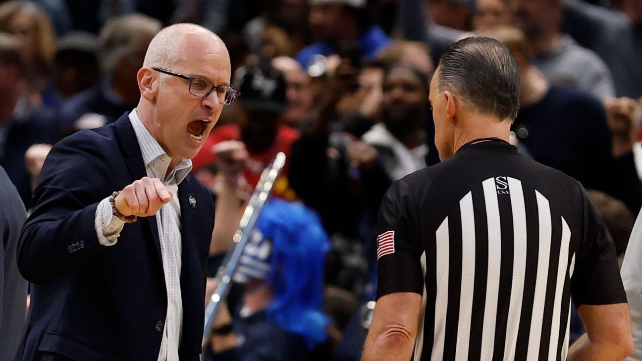 Dan Hurley: I thought NCAA tournament ref was looking to 'chest-bump'