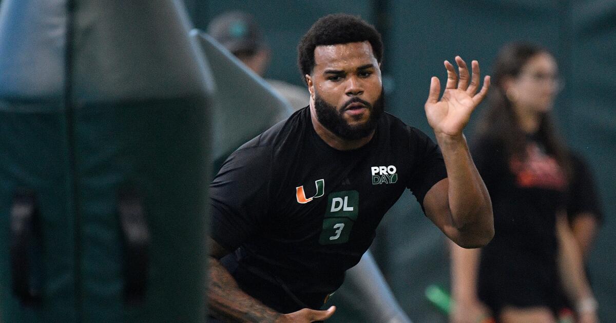 Chargers draft Akheem Mesidor at No. 22 to bolster pass rush