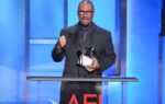 Eddie Murphy receives life achievement award by AFI, drawing standing ovation