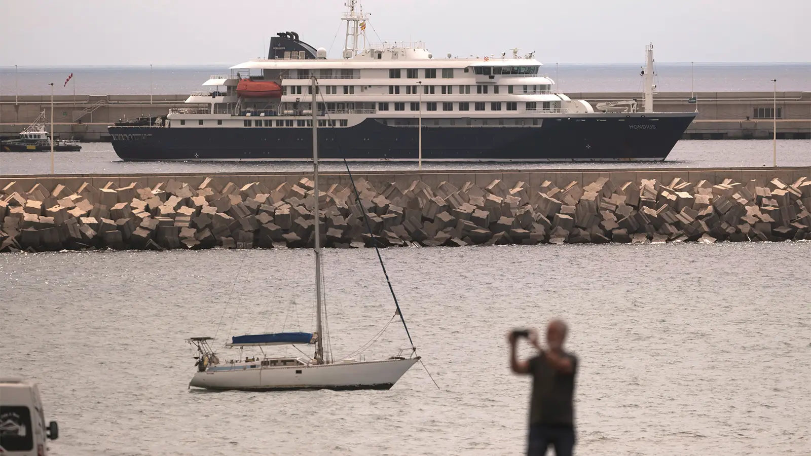 Oncologist Who Cared for Hantavirus Patients on Ship Leaves Medical Isolation Unit