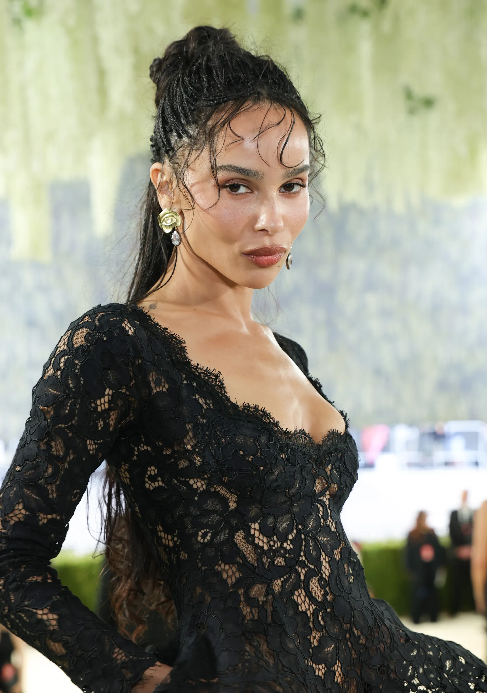 Zoë Kravitz Blurred Lip Trend Met Gala