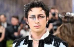 In Defense of Hudson Williams' ‘Messy’ Met Gala Makeup