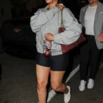 Rihanna’s Workout Outfit Is So Good Even Her Gatorade Matches Her Accessories