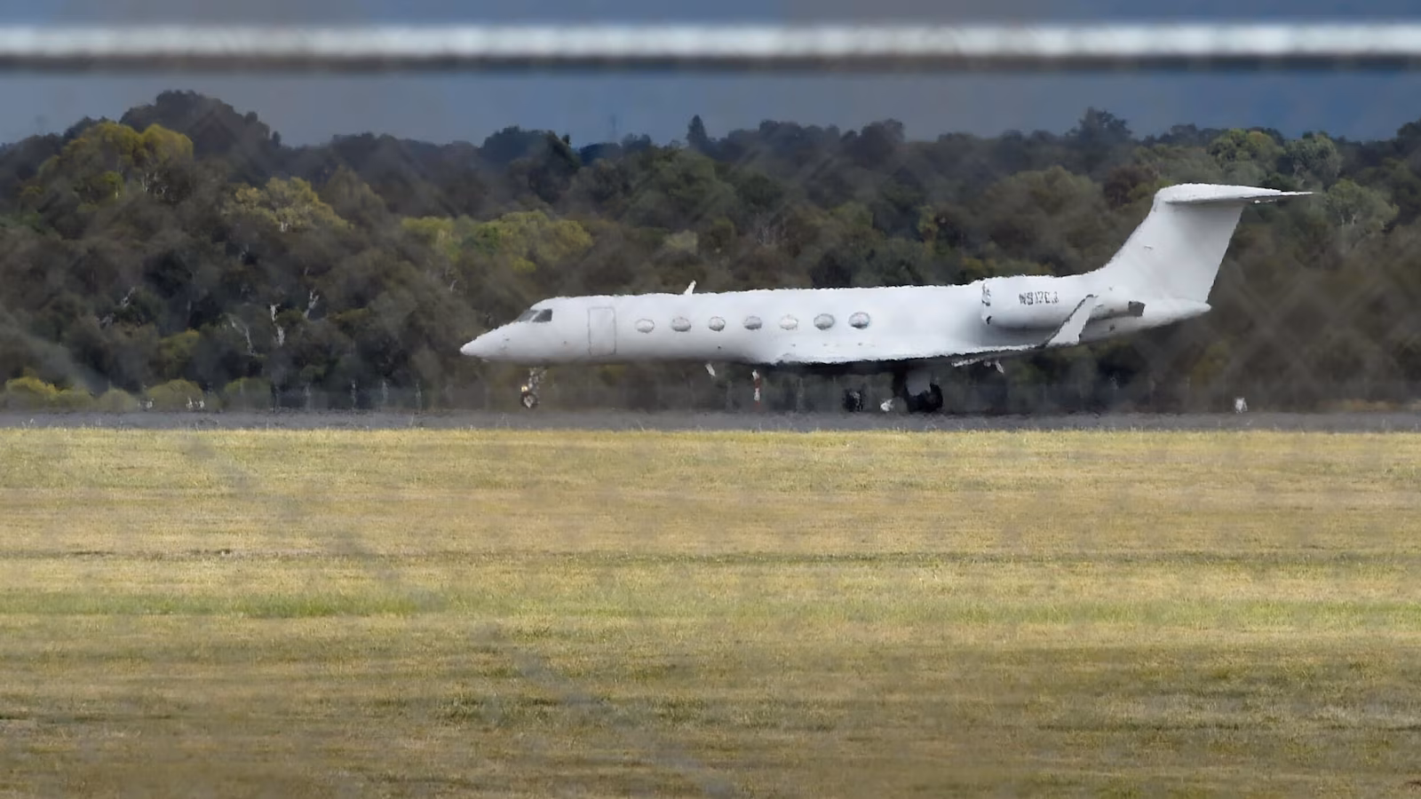6 passengers from hantavirus-hit ship arrive in Australia for 3-week quarantine
