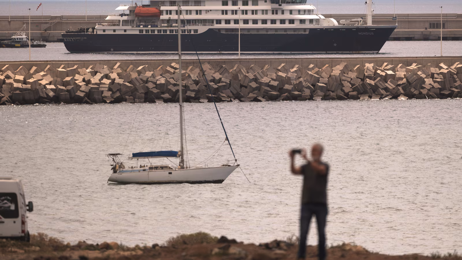 Spain reports new hantavirus case in passenger evacuated from cruise ship as outbreak grows to 11